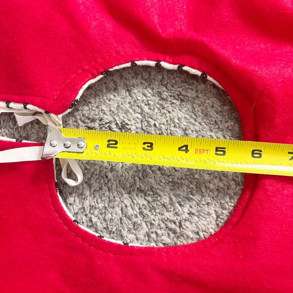 Wondershop 47" Christmas Tree Skirt Cream/Black Stripe Red Felt Edge Tie Closure - Picture 5 of 8